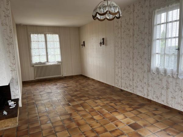 Pavillon de plain-pied avec deux chambres, situé aux abords de Bellac