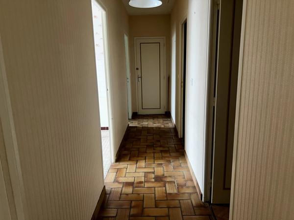 Pavillon de plain-pied avec deux chambres, situé aux abords de Bellac