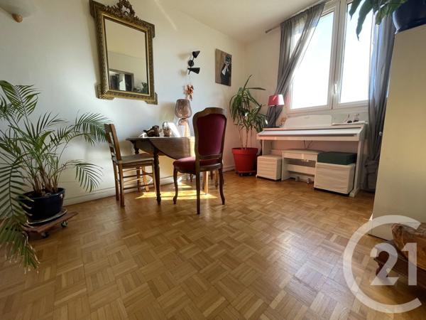 Appartement T4 à vendre  3 pièces - 72,75 m 2   MARSEILLE  - 13015