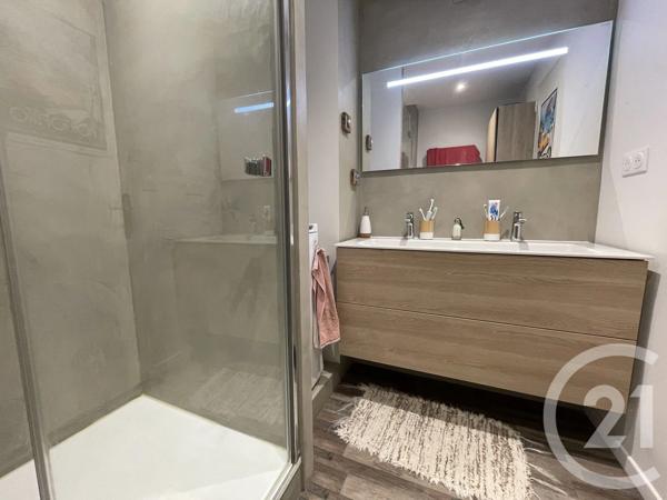 Appartement T4 à vendre  3 pièces - 72,75 m 2   MARSEILLE  - 13015