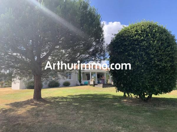 Vente                                                      Maison
                        
                     6 pièces                      142 m2                     à Nueil-les-Aubiers