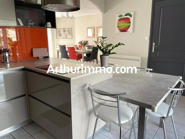 Vente                                                      Maison
                        
                     6 pièces                      142 m2                     à Nueil-les-Aubiers