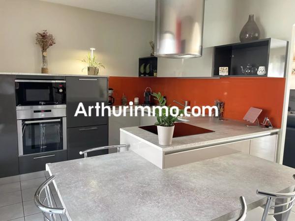 Vente                                                      Maison
                        
                     6 pièces                      142 m2                     à Nueil-les-Aubiers