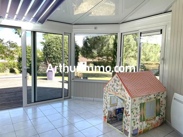 Vente                                                      Maison
                        
                     6 pièces                      142 m2                     à Nueil-les-Aubiers