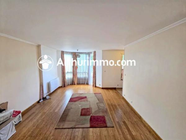 Vente                                                      Appartement
                        
                     2 pièces                      47 m2                     à Savigny-le-Temple