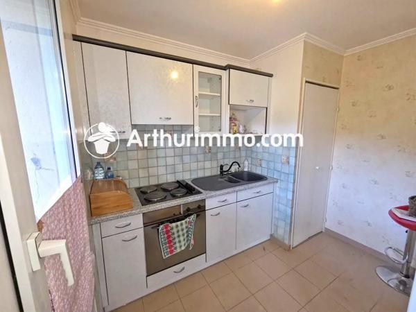 Vente                                                      Appartement
                        
                     2 pièces                      47 m2                     à Savigny-le-Temple