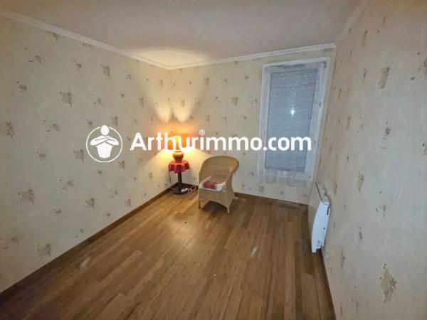 Vente                                                      Appartement
                        
                     2 pièces                      47 m2                     à Savigny-le-Temple