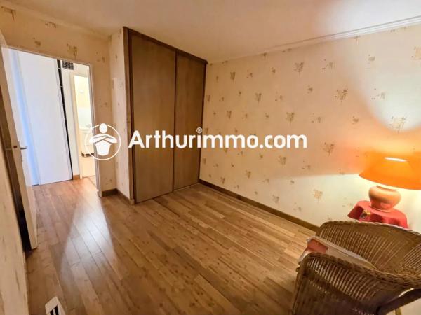 Vente                                                      Appartement
                        
                     2 pièces                      47 m2                     à Savigny-le-Temple