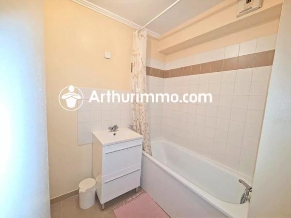 Vente                                                      Appartement
                        
                     2 pièces                      47 m2                     à Savigny-le-Temple