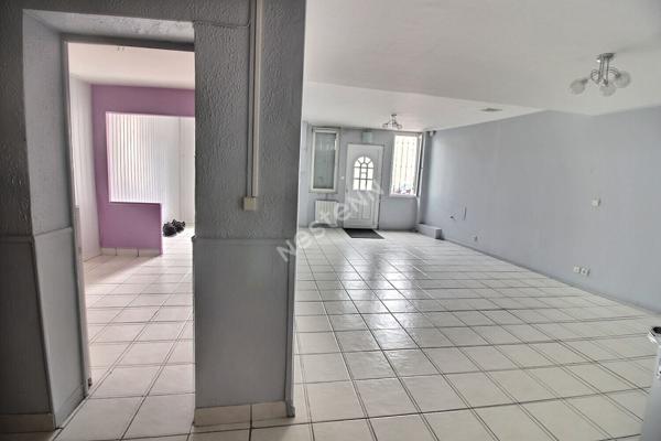 Local commercial 3 pièce(s) 112 m2