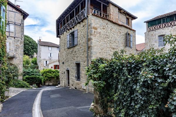Magnifique propriété rénovée de 3 chambres au cœur de la ville médiévale de Figeac !