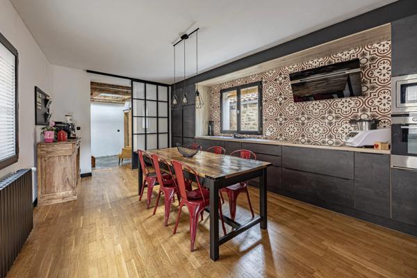 Magnifique propriété rénovée de 3 chambres au cœur de la ville médiévale de Figeac !