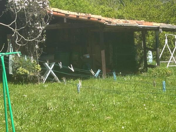 Une maison spacieuse et de grande qualite avec piscine et vue magnifique sur la montagne