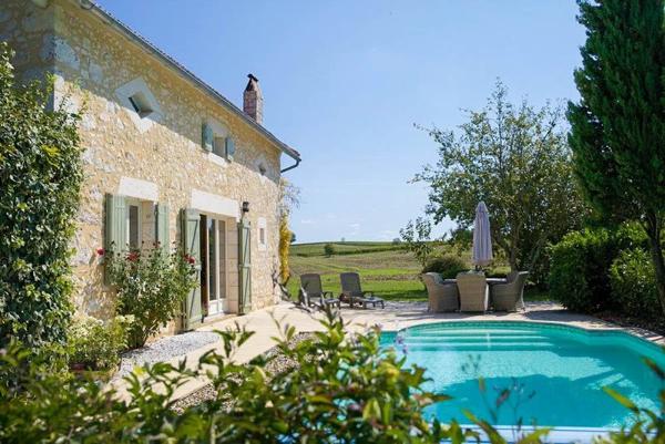 Belle propriété en pierre avec 2 piscines près d'Eymet et de Bergerac