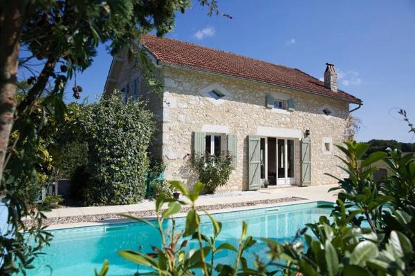Belle propriété en pierre avec 2 piscines près d'Eymet et de Bergerac