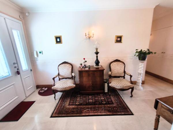 Belle maison familiale avec grand terrain clos et vaste sous-sol