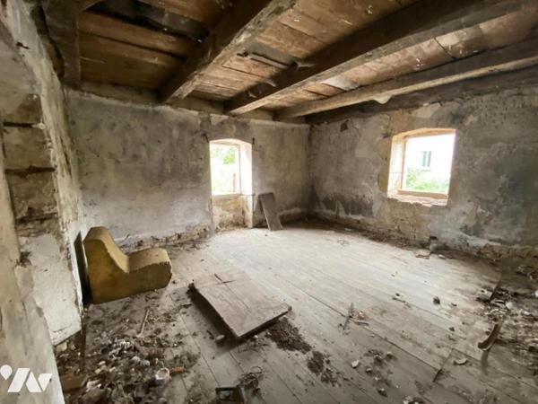 Maison de village à réhabiliter