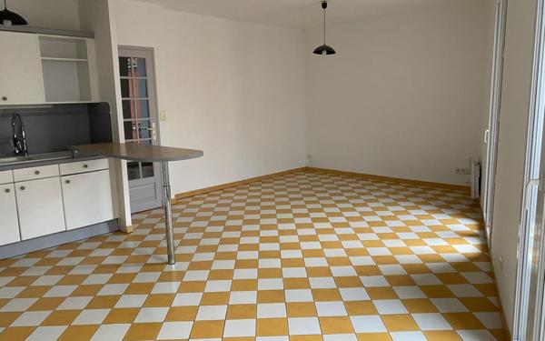 Appartement à louer    3 pièces •  Mèze