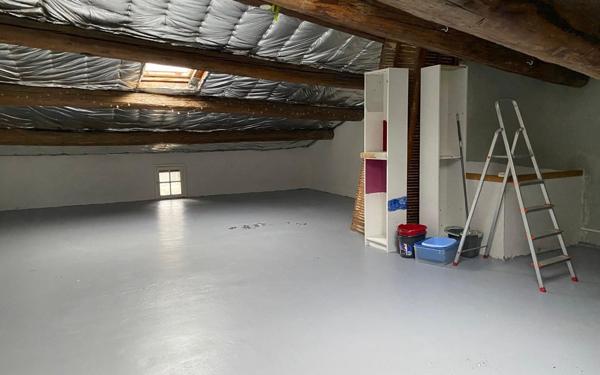 Appartement à louer    3 pièces •  Mèze