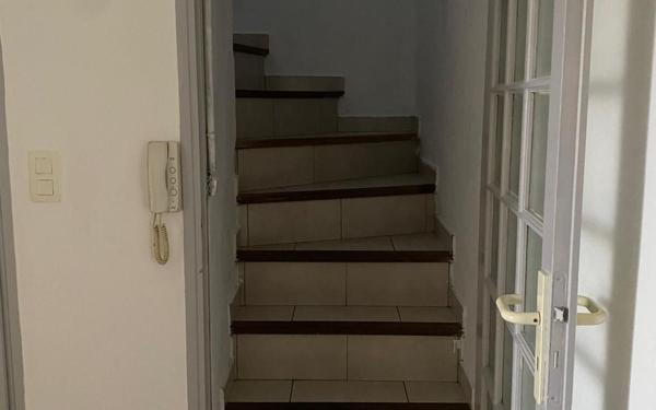 Appartement à louer    3 pièces •  Mèze