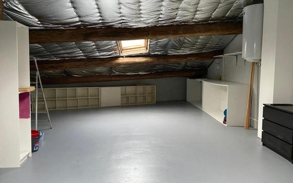 Appartement à louer    3 pièces •  Mèze