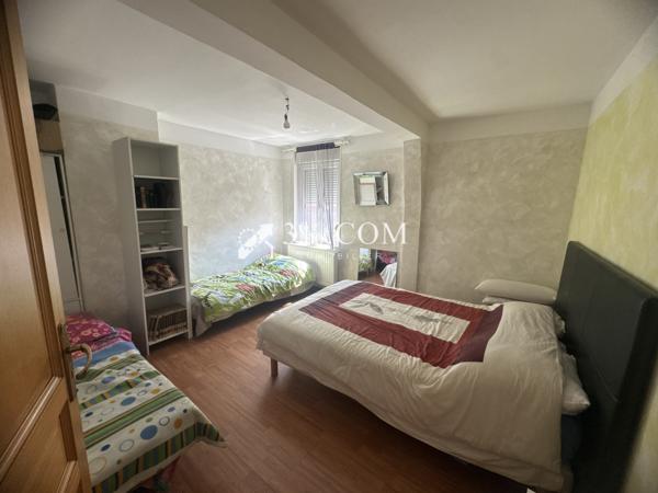 Maison 7 pièce(s) 4 chambre(s) 148 m²