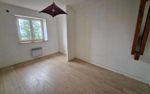 Immeuble à vendre    4 pièces •  Vaugneray