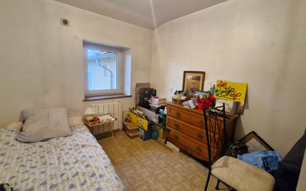 Immeuble à vendre    4 pièces •  Vaugneray