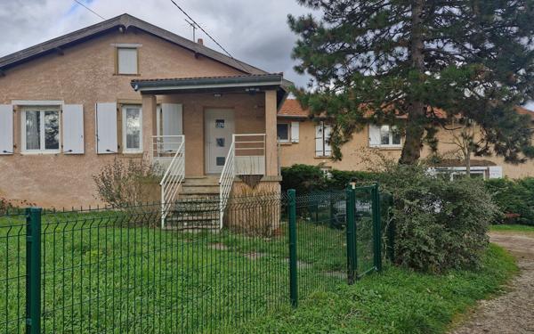 Immeuble à vendre    4 pièces •  Vaugneray