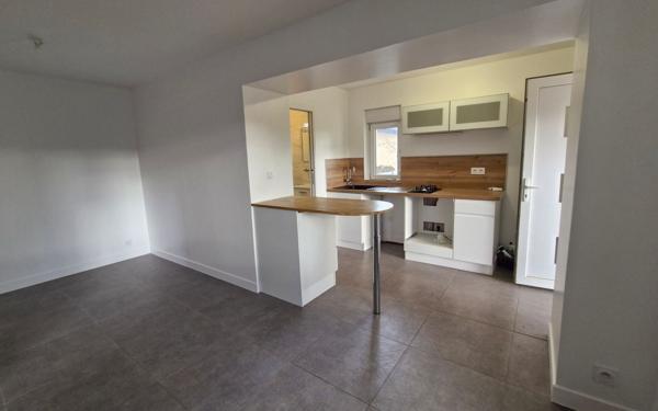 Immeuble à vendre    4 pièces •  Vaugneray