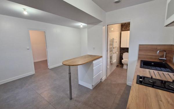 Immeuble à vendre    4 pièces •  Vaugneray