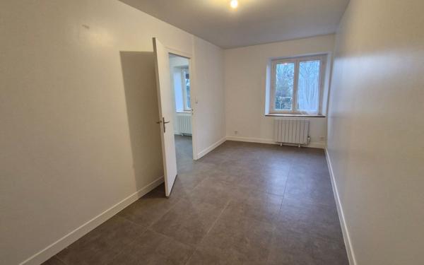 Immeuble à vendre    4 pièces •  Vaugneray