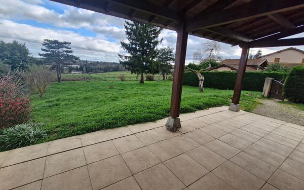 Immeuble à vendre    4 pièces •  Vaugneray