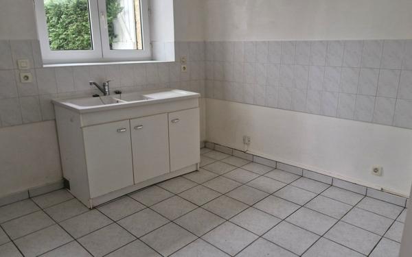 Immeuble à vendre    4 pièces •  Vaugneray