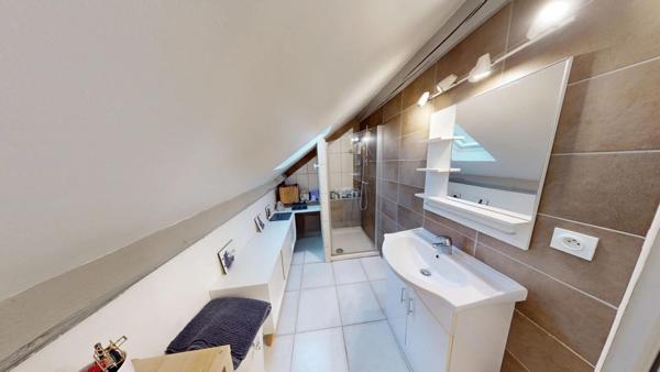 Charmant Appartement Duplex et place de parking privative, secteur calme