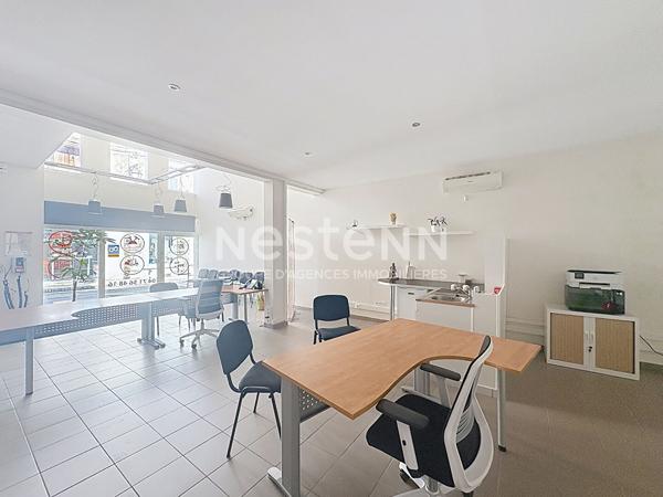 LOCAL COMMERCIAL (225 m²) EN PLEIN CENTRE DE SAINTE-SIGOLÈNE
