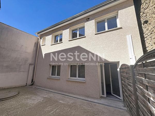 LOCAL COMMERCIAL (225 m²) EN PLEIN CENTRE DE SAINTE-SIGOLÈNE