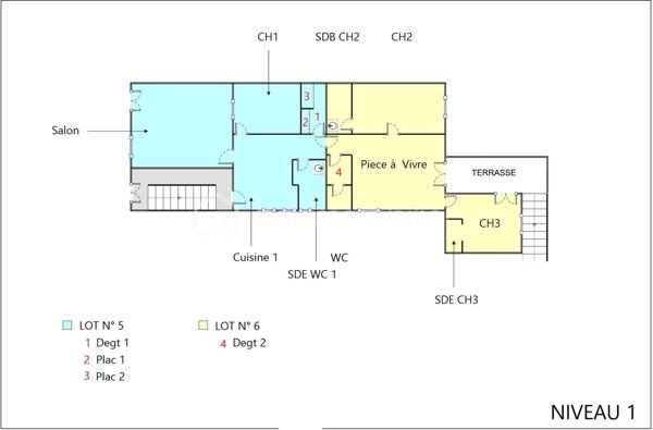Situé en plein cœur du centre-ville d’Aubenas, à deux pas du château, cet ensemble de deux appartements réunis en un seul,  se trouve dans un très bel immeuble de style Art déco, parfaitement entretenu. Aucun travaux de copropriété n’est à prévoir.
Le bien se compose de deux appartements communicants, pour une surface totale de 134 m² Carrez. Les deux accès sont indépendants et toujours fonctionnels, permettant une séparation immédiate des logements sans travaux d’aménagement, par simple fermeture de l’accès existant, et de créer 2 logements de taille équilibrée 68,17m2 côté cour et 66,73m2 côté rue (surfaces Carrez)
L’ensemble comprend :
3 chambres
2 cuisines en très bon état
3 salles d’eau, dont une avec baignoire d’angle
Deux dégagements pouvant accueillir dressing et buanderie
2 pièces de vie ouvrant l’une sur la rue commercante et animée en contrebas et l’autre sur une petite terrasse à l’arrière, au calme
Les sols, cuisines et salles d’eau sont en très bon état.
Menuiseries double vitrage.
Chauffage électrique complété par une pompe à chaleur air/air.
Diagnostic de performance énergétique : D.
L’appartement est en bon état général. Un simple rafraîchissement des peintures permettra de le personnaliser selon vos goûts.
Actuellement loué 850 € par mois, le bien sera libre à la vente.
Il offre un fort potentiel d’optimisation, que ce soit pour un investissement locatif avec création de deux logements distincts, ou pour un projet d’habitation principale avec revenu locatif complémentaire.
Idéal aussi pour une profession libérale, qui pourrait aisément recevoir sa clientèle dans l’appartement côté rue, et vivre dans l’appartement côté cour.
Emplacement recherché, volumes rares en centre-ville, petite copropriété gérée par un syndic bénévole.
Parking couverts à proximité