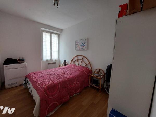 A deux pas, du Pont Royal F3,