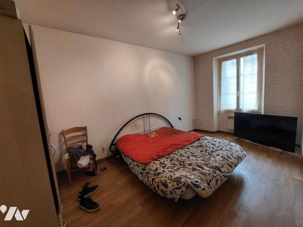 A deux pas, du Pont Royal F3,