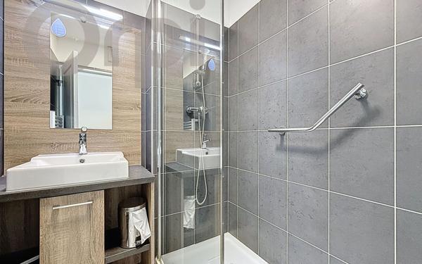 Appartement à vendre    3 pièces • 49 m2 Fréjus