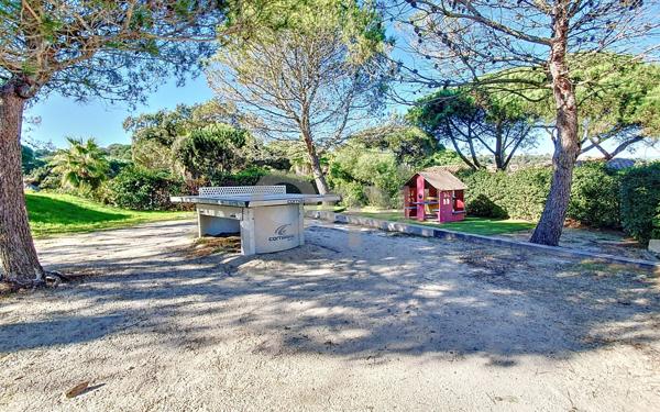 Appartement à vendre    3 pièces • 49 m2 Fréjus