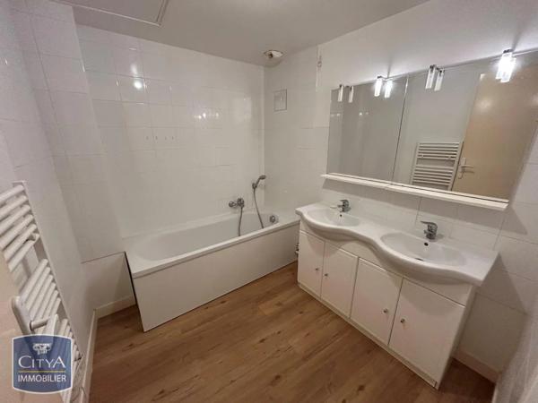 Appartement à louer 4 pièces 110m²