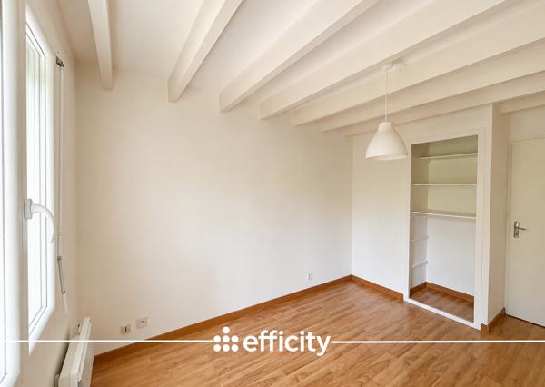 Maison
         6 pièces
        - 122 m² 360 000 € *