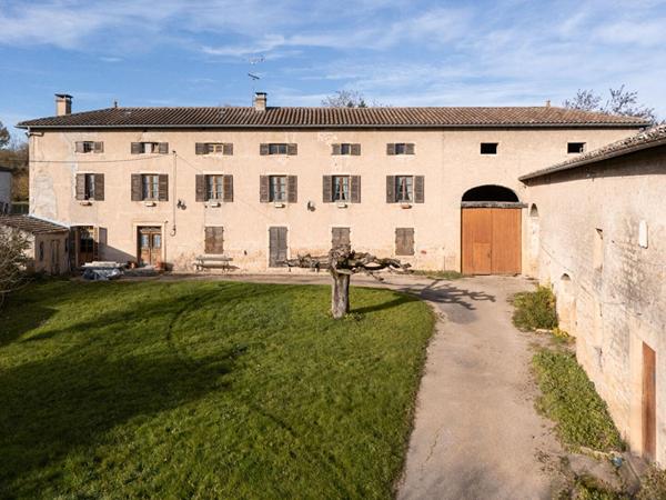 Élégance patrimoniale au coeur d’un parc arboré