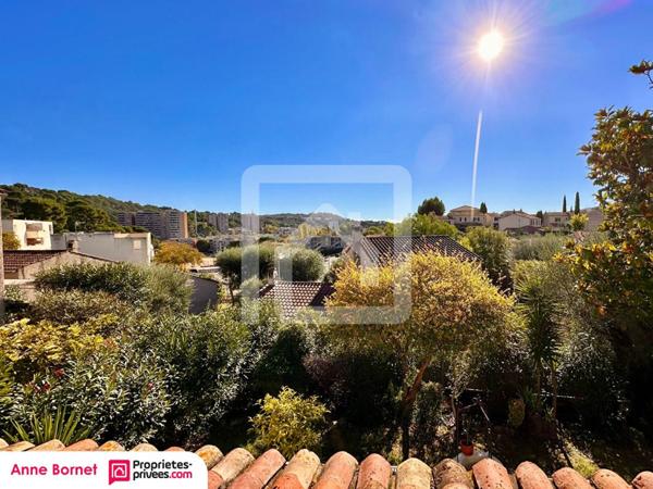 Villa 6 pièces 148 m2 avec jardin arboré, terrasse et cave