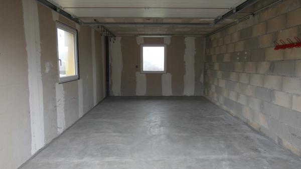 A LOUER BEAU GARAGE VAUX ET CHANTEGRUE