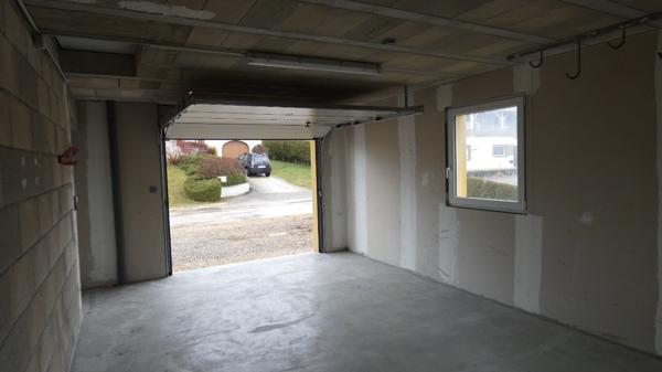 A LOUER BEAU GARAGE VAUX ET CHANTEGRUE