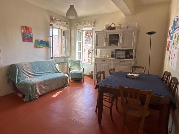 CHARMANTE MAISON DE VILLAGE EN PIERRES AVEC GRANGE SPACIEUSE