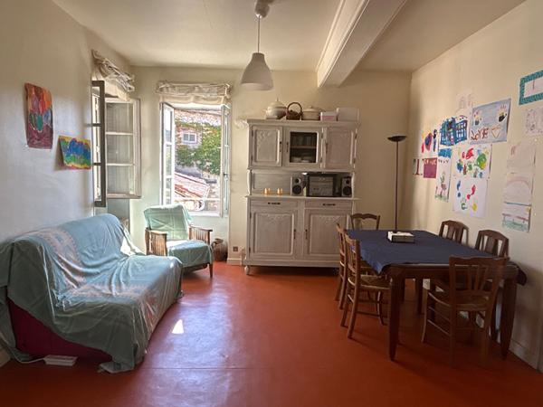 CHARMANTE MAISON DE VILLAGE EN PIERRES AVEC GRANGE SPACIEUSE